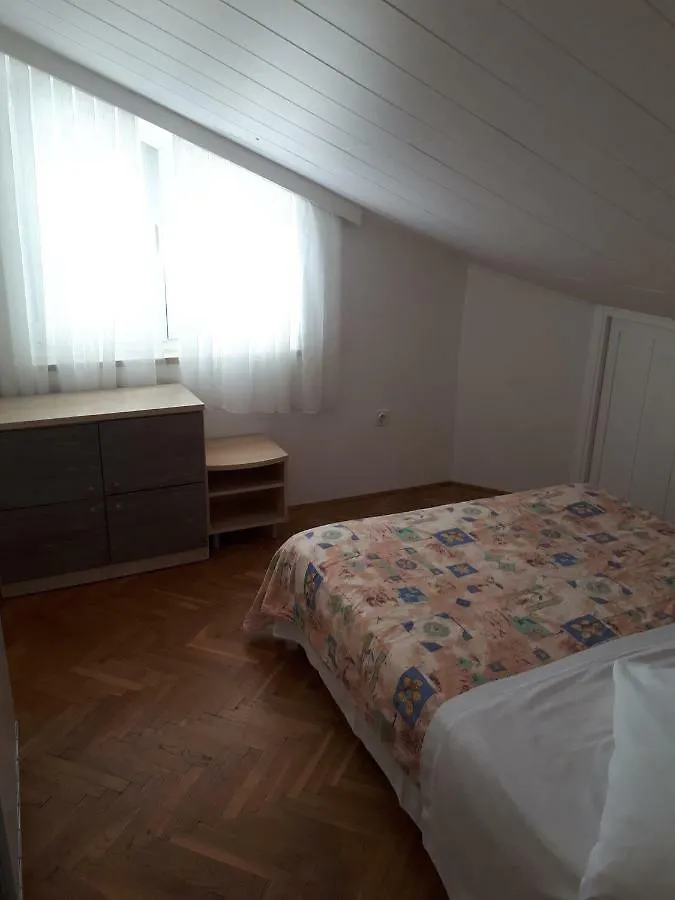 Apartmani Lidija Lopar 0*,
